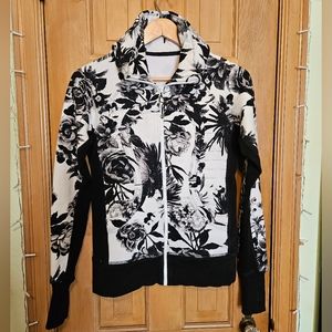 Lululemon Athletica, Women's Size 6, Black and White, Zip Up